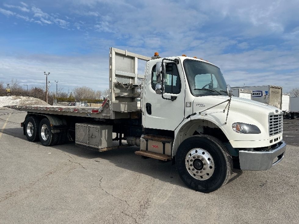 Other Truck-Light and Medium Duty Trucks-Freightliner-2019-M2-Montreal-PQ-188,359\n\t\tkm-$ 100,500 - Image 1