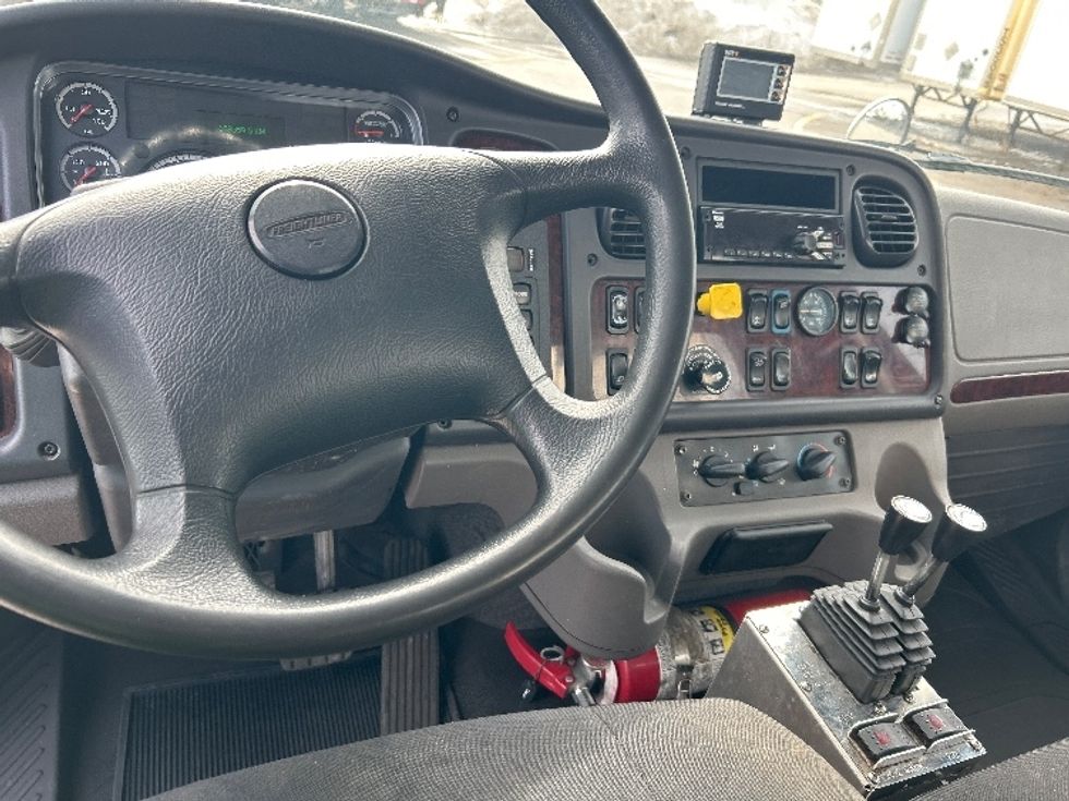 Other Truck-Light and Medium Duty Trucks-Freightliner-2019-M2-Montreal-PQ-188,359\n\t\tkm-$ 100,500 - Image 16