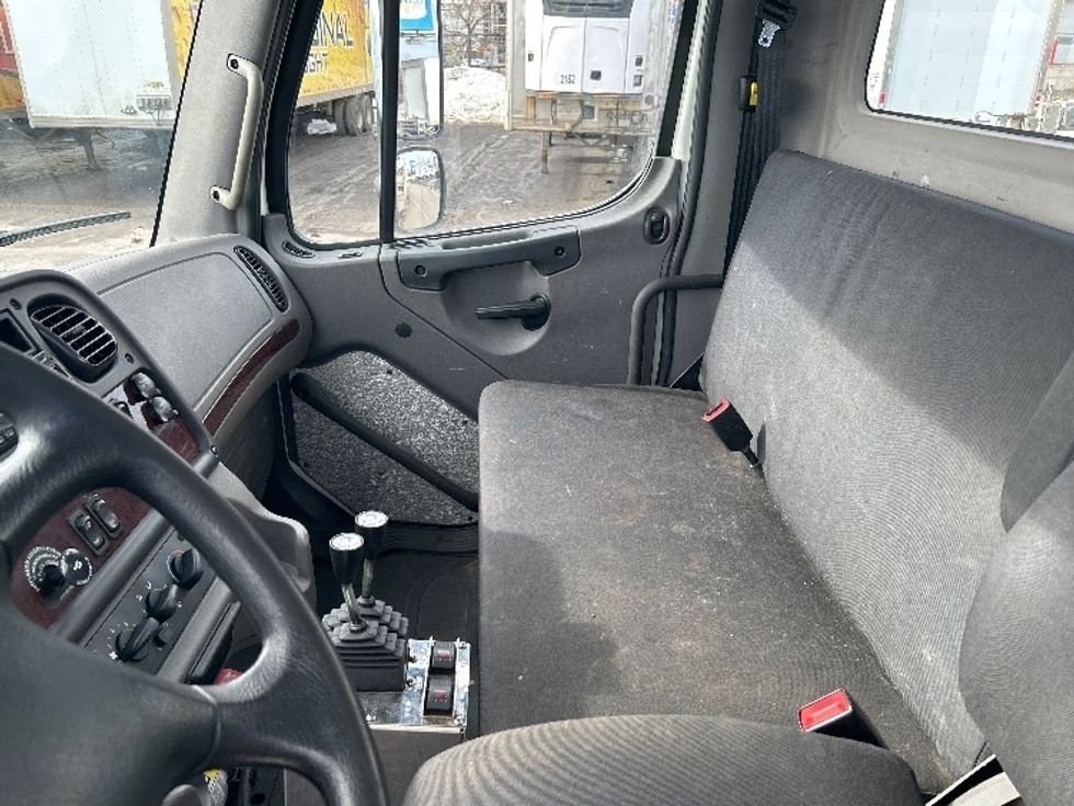 Other Truck-Light and Medium Duty Trucks-Freightliner-2019-M2-Montreal-PQ-188,359\n\t\tkm-$ 100,500 - Image 17