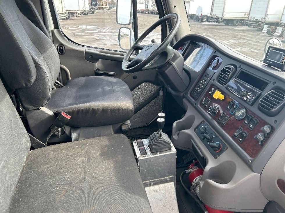Other Truck-Light and Medium Duty Trucks-Freightliner-2019-M2-Montreal-PQ-188,359\n\t\tkm-$ 100,500 - Image 20