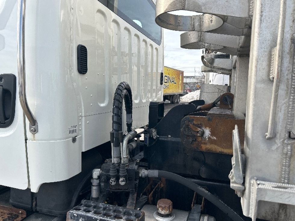 Other Truck-Light and Medium Duty Trucks-Freightliner-2019-M2-Montreal-PQ-188,359\n\t\tkm-$ 100,500 - Image 23