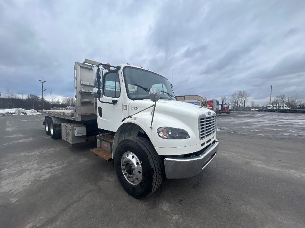 Other Truck-Light and Medium Duty Trucks-Freightliner-2019-M2-Montreal-PQ-200,479\n\t\tkm-$ 113,000 - Image 1