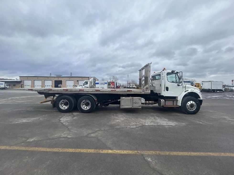 Other Truck-Light and Medium Duty Trucks-Freightliner-2019-M2-Montreal-PQ-200,479\n\t\tkm-$ 113,000 - Image 12