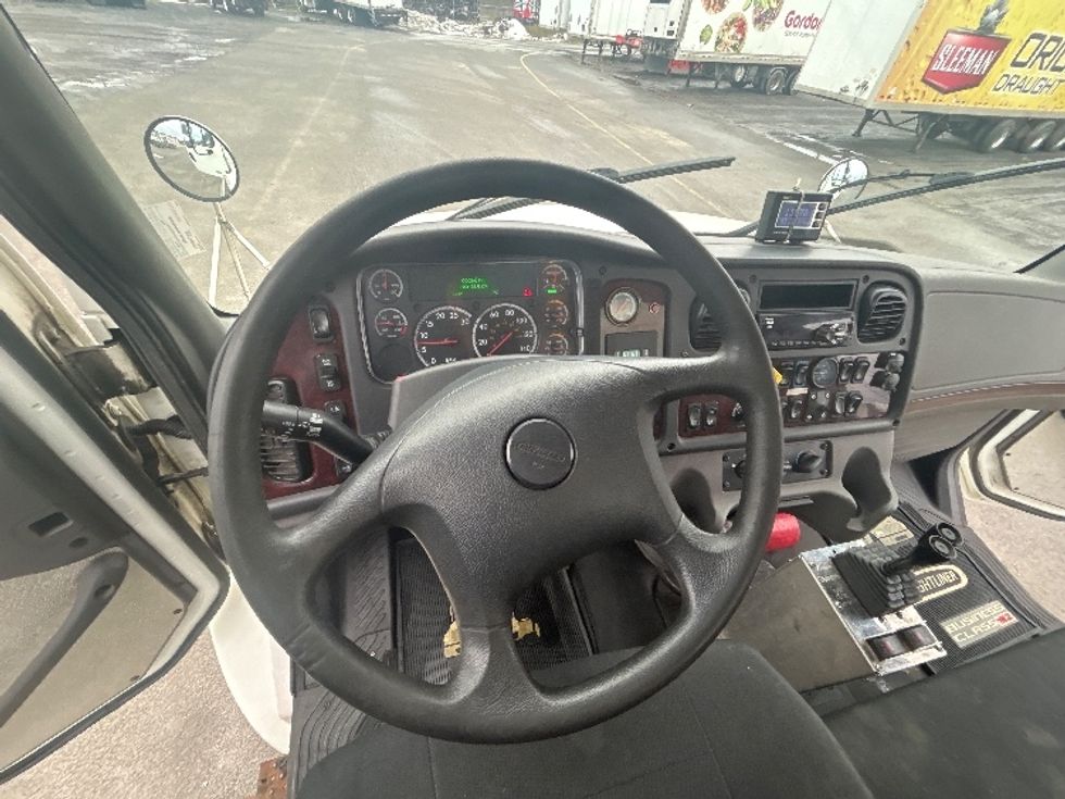 Other Truck-Light and Medium Duty Trucks-Freightliner-2019-M2-Montreal-PQ-200,479\n\t\tkm-$ 113,000 - Image 15