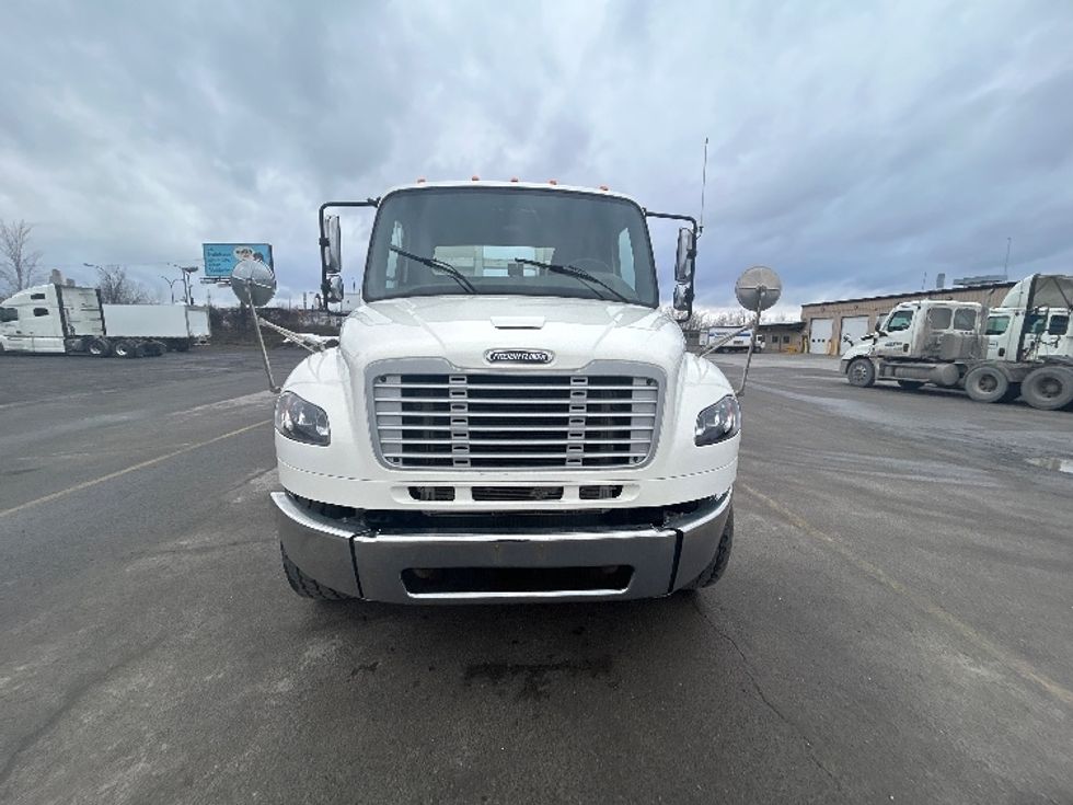 Other Truck-Light and Medium Duty Trucks-Freightliner-2019-M2-Montreal-PQ-200,479\n\t\tkm-$ 113,000 - Image 2
