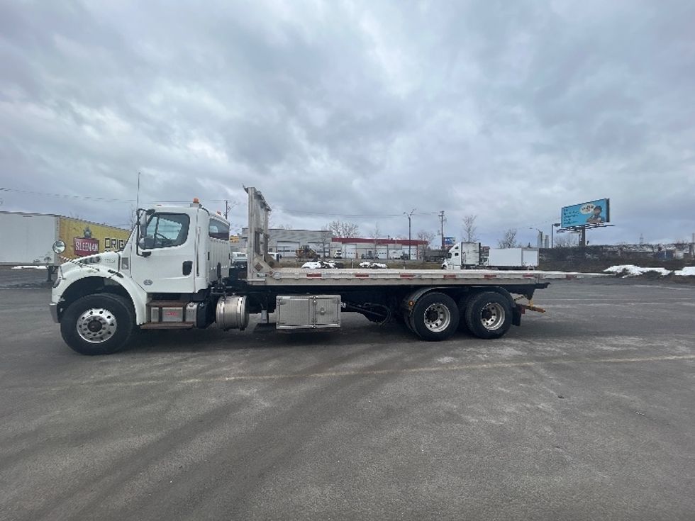 Other Truck-Light and Medium Duty Trucks-Freightliner-2019-M2-Montreal-PQ-200,479\n\t\tkm-$ 113,000 - Image 4
