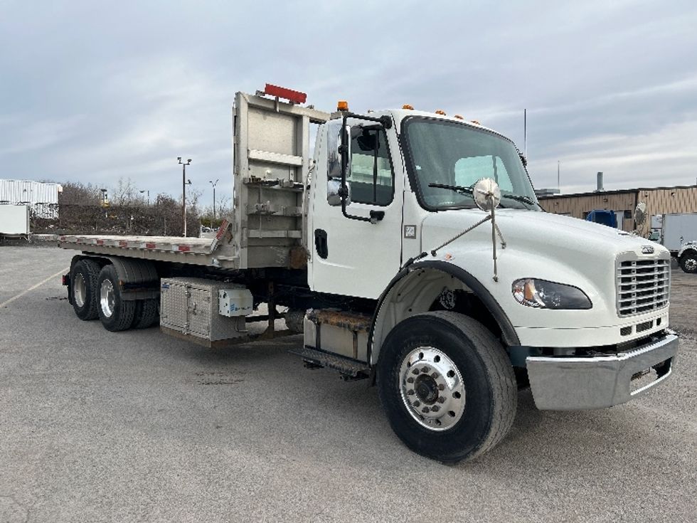 Other Truck-Light and Medium Duty Trucks-Freightliner-2019-M2-Montreal-PQ-201,398\n\t\tkm-$ 102,500 - Image 1