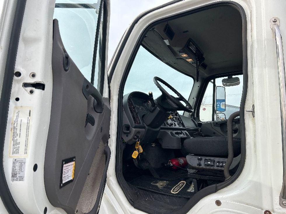 Other Truck-Light and Medium Duty Trucks-Freightliner-2019-M2-Montreal-PQ-201,398\n\t\tkm-$ 102,500 - Image 13