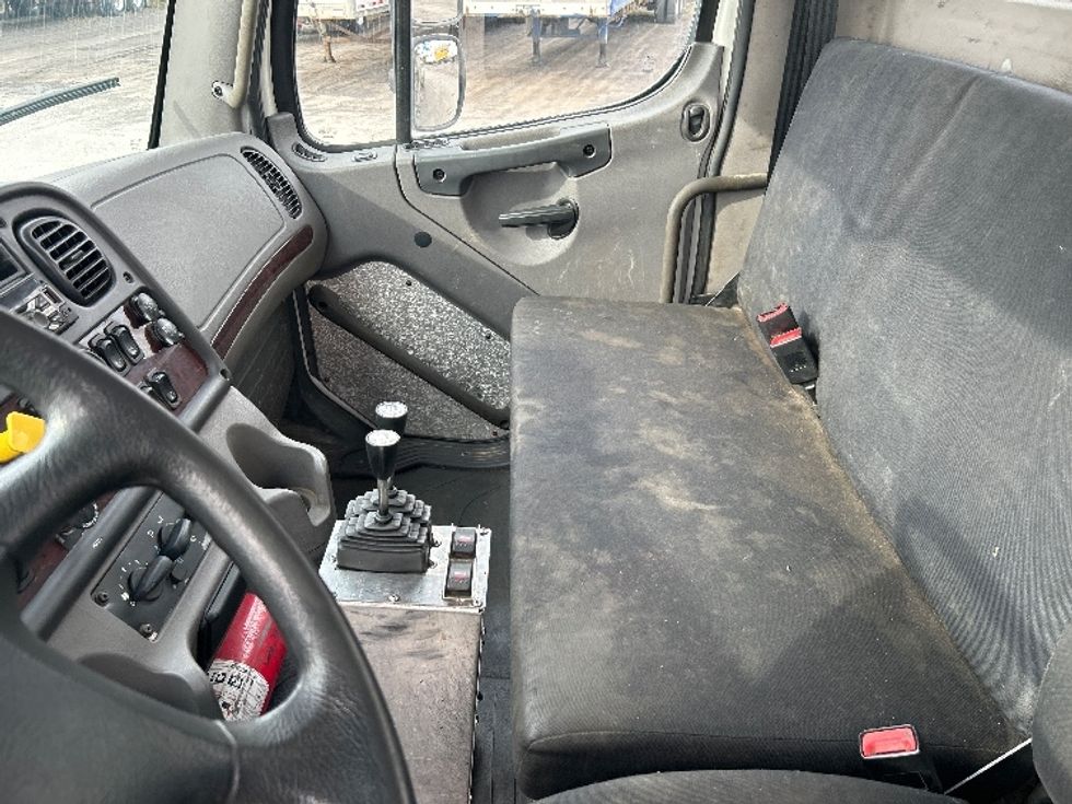 Other Truck-Light and Medium Duty Trucks-Freightliner-2019-M2-Montreal-PQ-201,398\n\t\tkm-$ 102,500 - Image 16