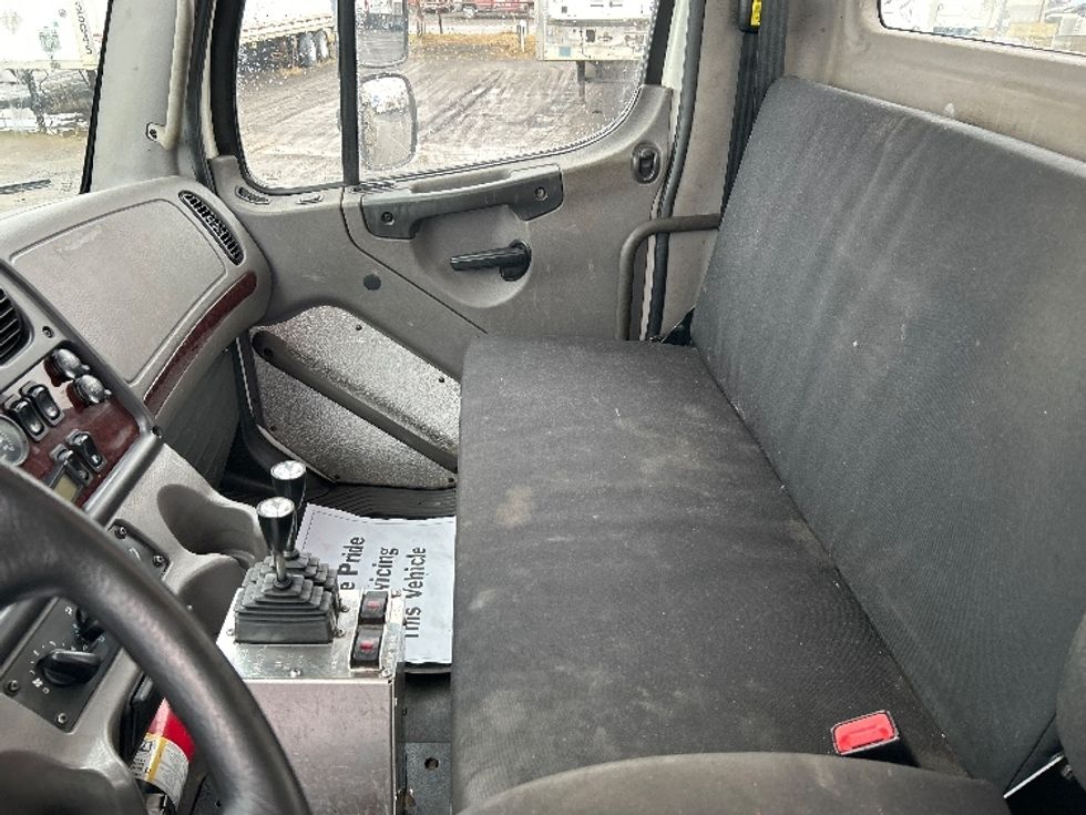 Other Truck-Light and Medium Duty Trucks-Freightliner-2019-M2-Montreal-PQ-219,979\n\t\tkm-$ 99,000 - Image 15