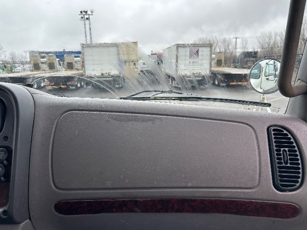 Other Truck-Light and Medium Duty Trucks-Freightliner-2019-M2-Montreal-PQ-219,979\n\t\tkm-$ 99,000 - Image 17