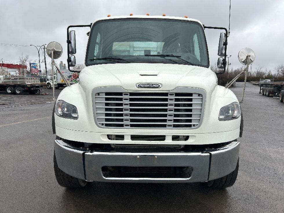 Other Truck-Light and Medium Duty Trucks-Freightliner-2019-M2-Montreal-PQ-219,979\n\t\tkm-$ 99,000 - Image 2