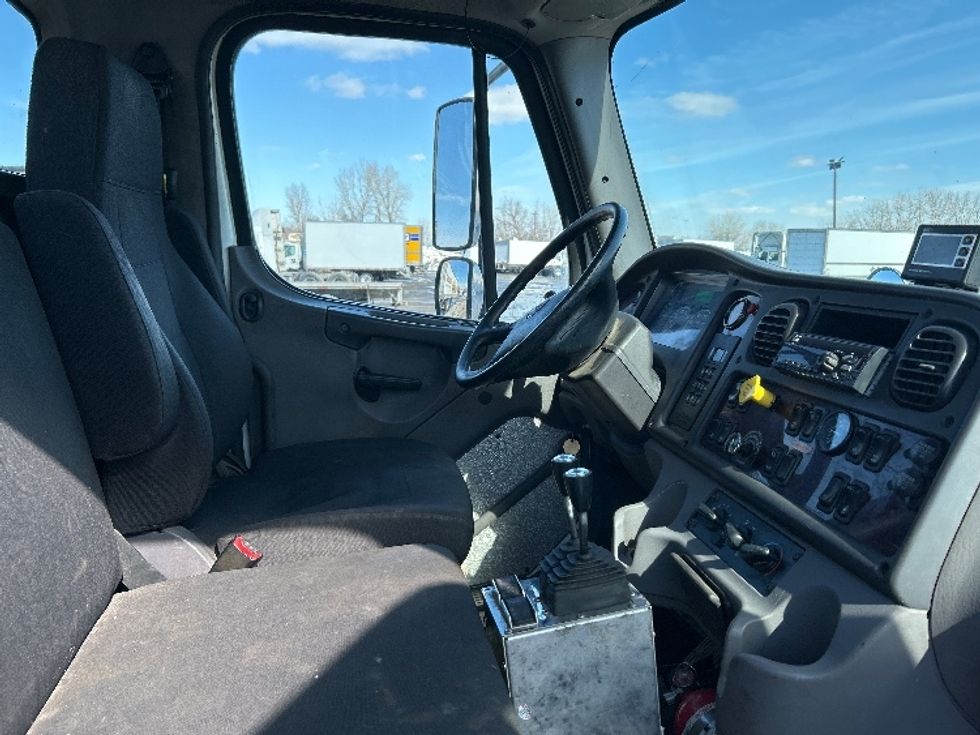 Other Truck-Light and Medium Duty Trucks-Freightliner-2019-M2-Montreal-PQ-224,984\n\t\tkm-$ 101,250 - Image 21