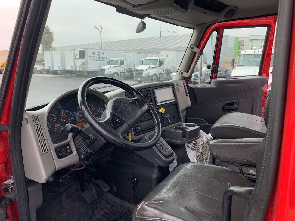 Other Truck-Light and Medium Duty Trucks-International-2016-8600-Anaheim-CA-106,400\n\t\tmiles-$ 34,250 - Image 17