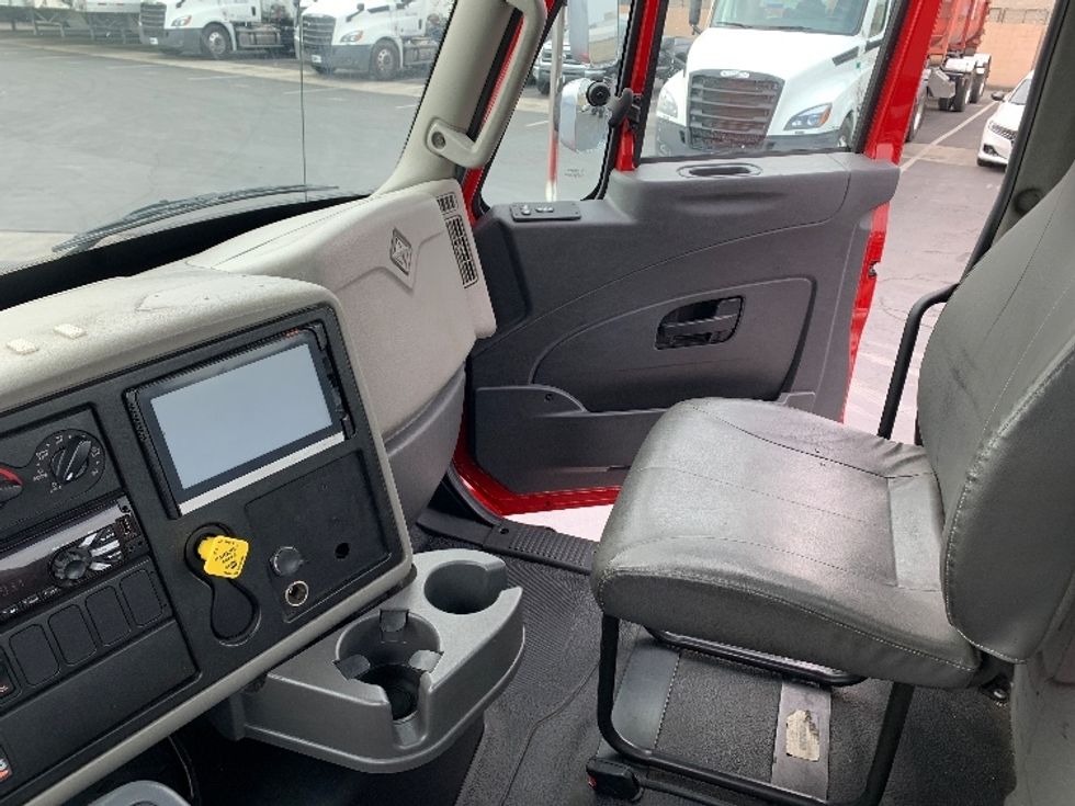 Other Truck-Light and Medium Duty Trucks-International-2016-8600-Anaheim-CA-106,400\n\t\tmiles-$ 34,250 - Image 19