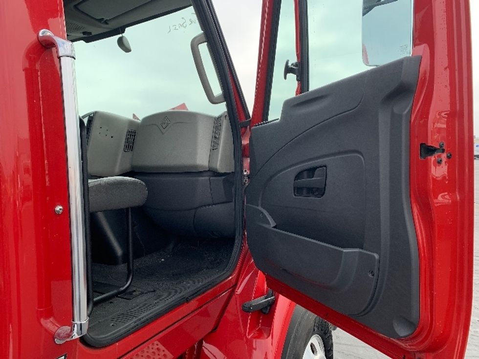 Other Truck-Light and Medium Duty Trucks-International-2016-8600-Anaheim-CA-106,400\n\t\tmiles-$ 34,250 - Image 20