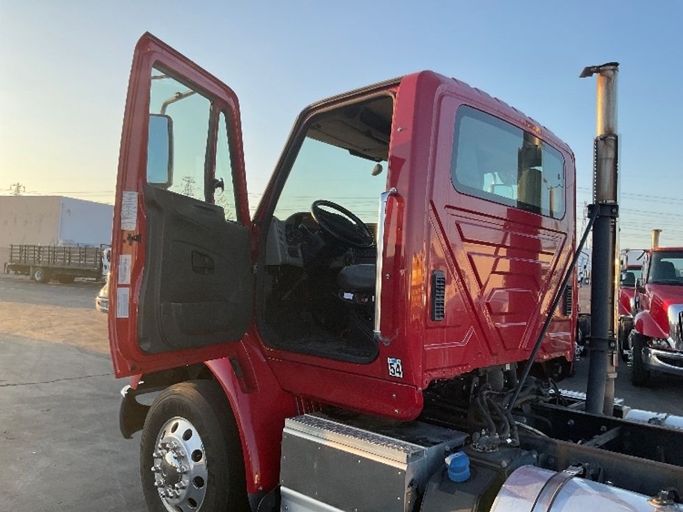 Other Truck-Light and Medium Duty Trucks-International-2016-8600-Anaheim-CA-112,206\n\t\tmiles-$ 34,000 - Image 11