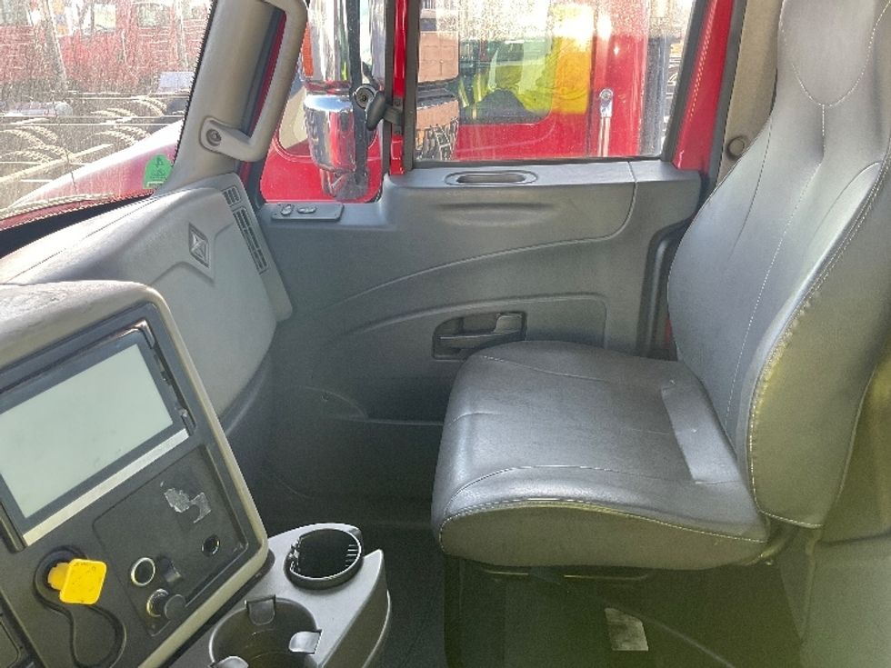 Other Truck-Light and Medium Duty Trucks-International-2016-8600-Anaheim-CA-112,206\n\t\tmiles-$ 34,000 - Image 14
