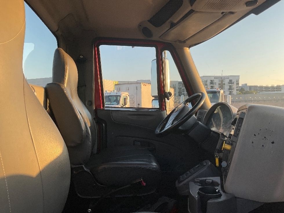 Other Truck-Light and Medium Duty Trucks-International-2016-8600-Anaheim-CA-112,206\n\t\tmiles-$ 34,000 - Image 17