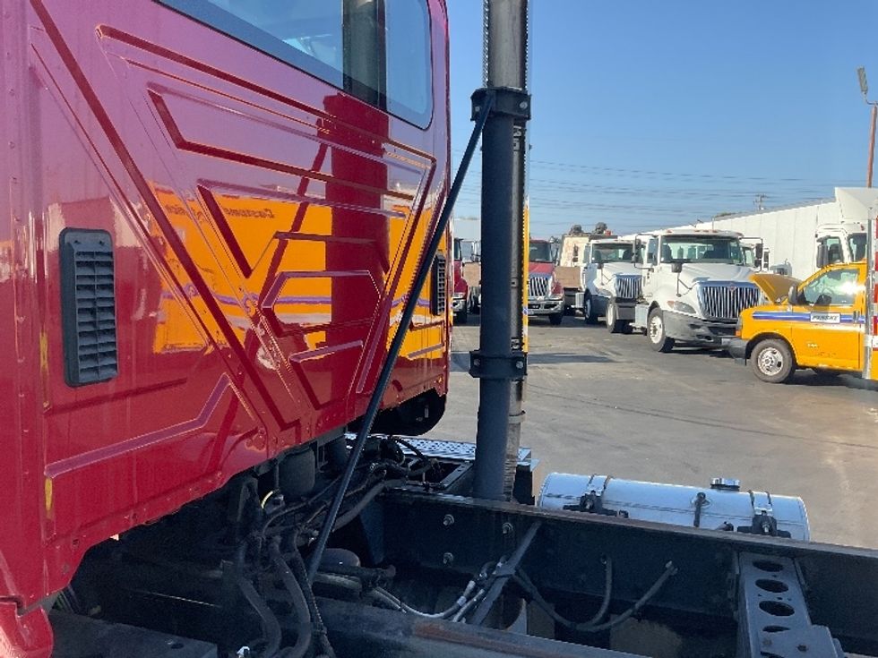 Other Truck-Light and Medium Duty Trucks-International-2016-8600-Anaheim-CA-113,752\n\t\tmiles-$ 34,000 - Image 21