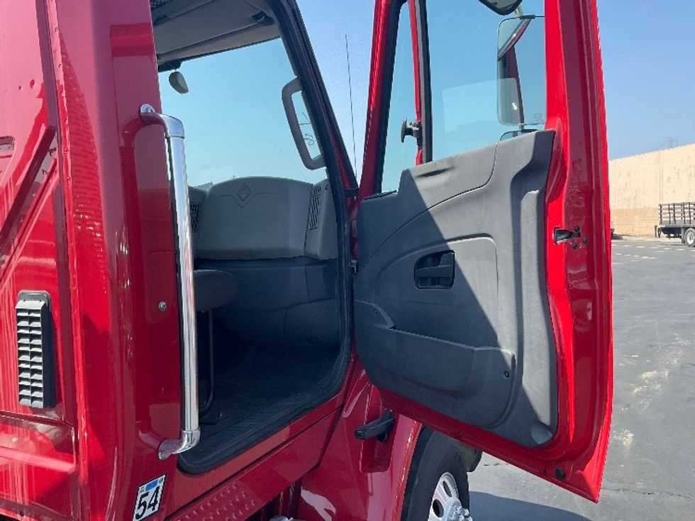 Other Truck-Light and Medium Duty Trucks-International-2016-8600-Anaheim-CA-47,508\n\t\tmiles-$ 35,500 - Image 20