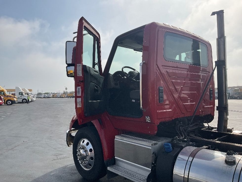 Other Truck-Light and Medium Duty Trucks-International-2016-8600-Anaheim-CA-66,903\n\t\tmiles-$ 35,500 - Image 11
