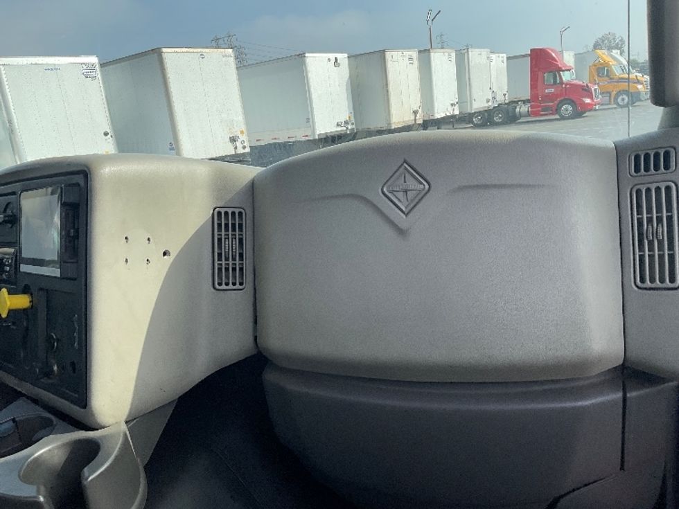 Other Truck-Light and Medium Duty Trucks-International-2016-8600-Anaheim-CA-66,903\n\t\tmiles-$ 35,500 - Image 16