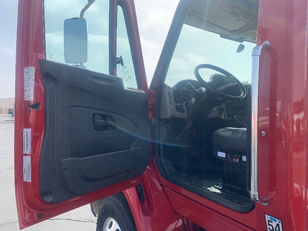 Other Truck-Light and Medium Duty Trucks-International-2016-8600-Anaheim-CA-80,930\n\t\tmiles-$ 35,000 - Image 16