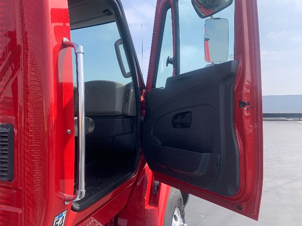 Other Truck-Light and Medium Duty Trucks-International-2016-8600-Anaheim-CA-80,930\n\t\tmiles-$ 35,000 - Image 20
