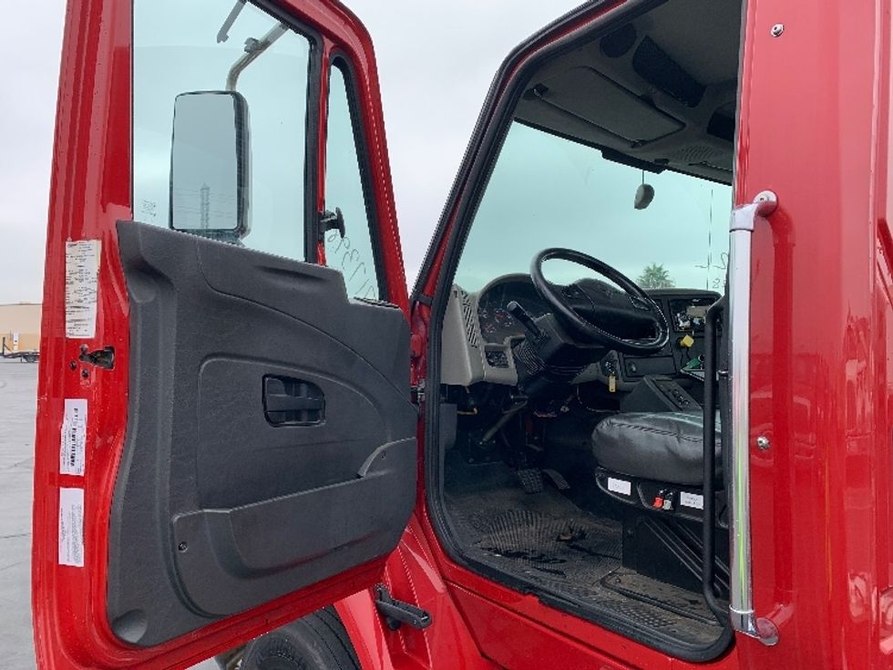 Other Truck-Light and Medium Duty Trucks-International-2016-8600-Anaheim-CA-96,258\n\t\tmiles-$ 34,500 - Image 16