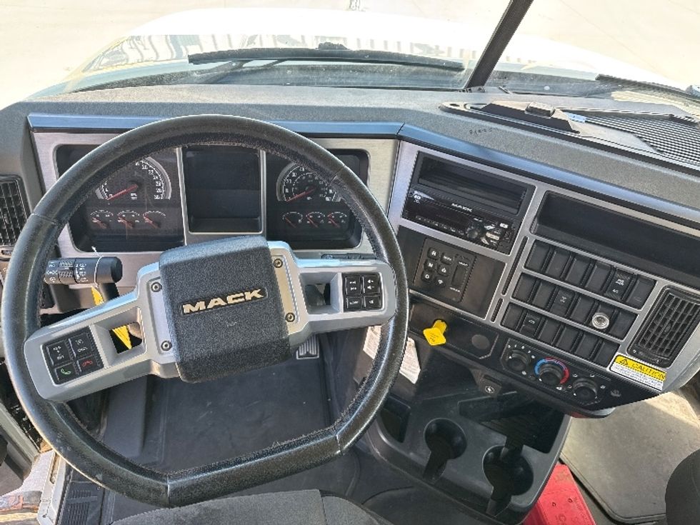 Other Truck-Light and Medium Duty Trucks-Mack-2020-GR64F-Salt Lake City-UT-147,558\n\t\tmiles-$ 135,000 - Image 11
