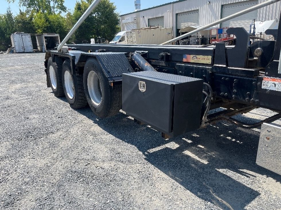 Other Truck-Light and Medium Duty Trucks-Volvo-2019-VHD64200-Concord-NC-226,741\n\t\tmiles-$ 140,000 - Image 14