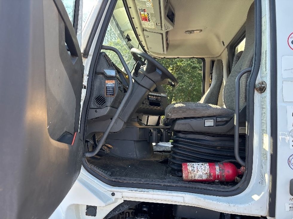 Other Truck-Light and Medium Duty Trucks-Volvo-2019-VHD64200-Concord-NC-226,741\n\t\tmiles-$ 140,000 - Image 16