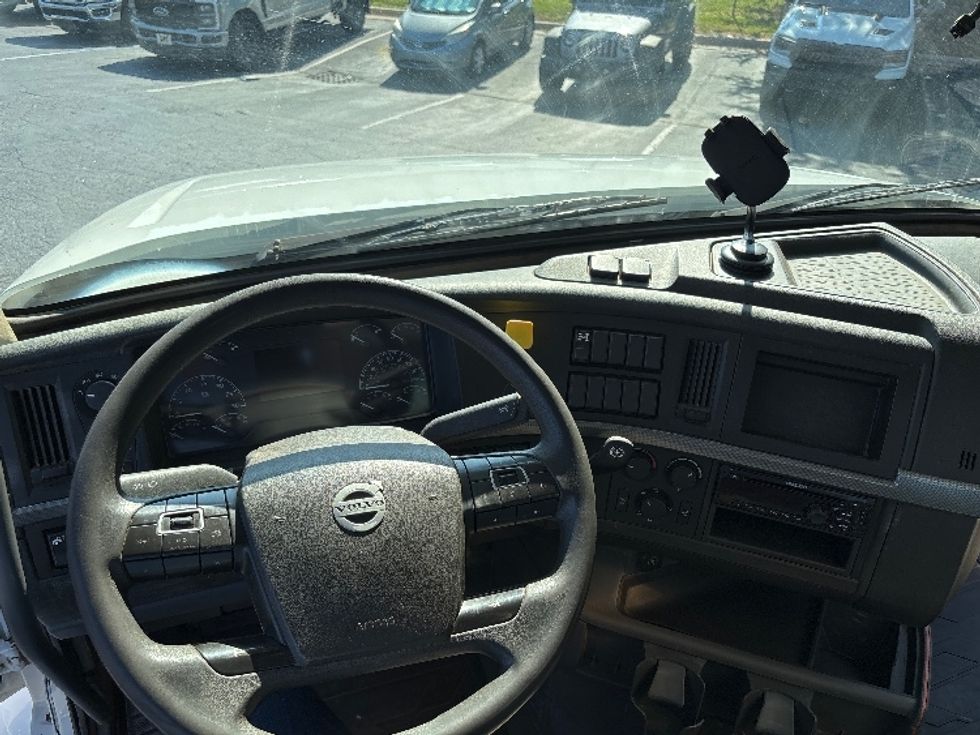 Other Truck-Light and Medium Duty Trucks-Volvo-2019-VHD64200-Concord-NC-226,741\n\t\tmiles-$ 140,000 - Image 18