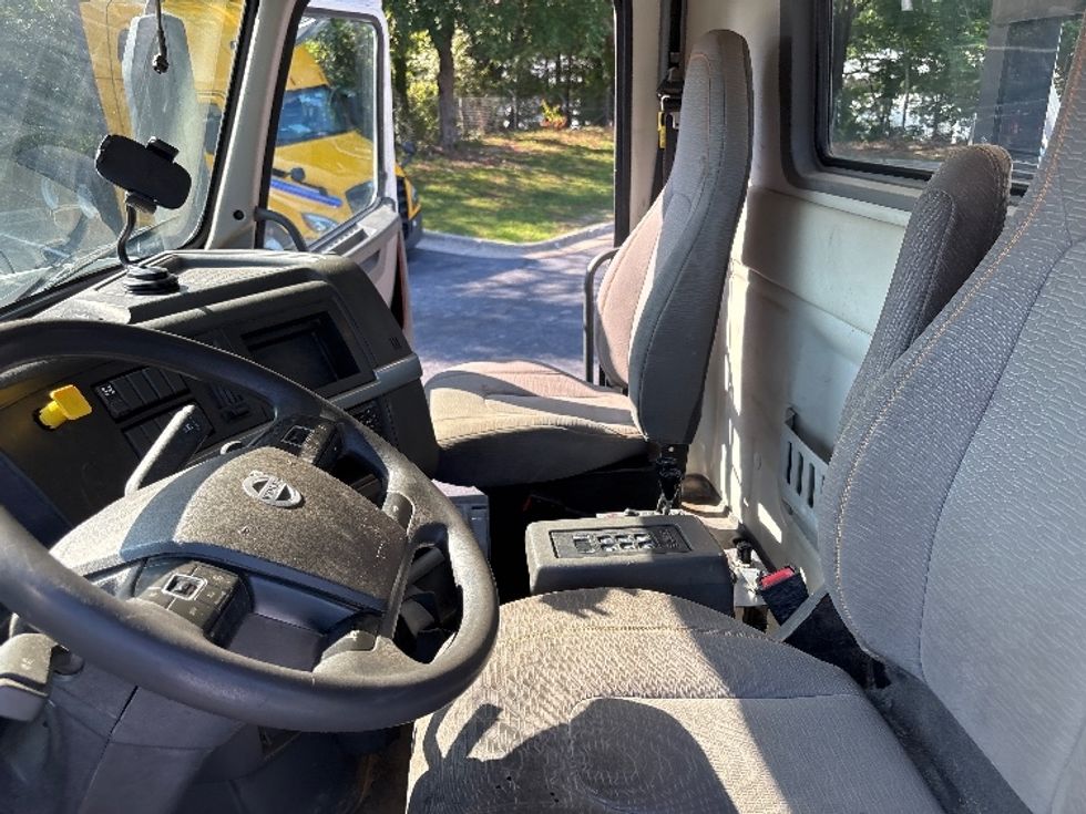 Other Truck-Light and Medium Duty Trucks-Volvo-2019-VHD64200-Concord-NC-226,741\n\t\tmiles-$ 140,000 - Image 19