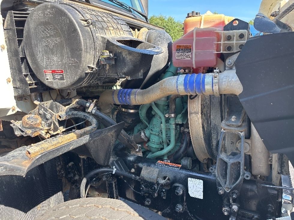 Other Truck-Light and Medium Duty Trucks-Volvo-2019-VHD64200-Concord-NC-226,741\n\t\tmiles-$ 140,000 - Image 23