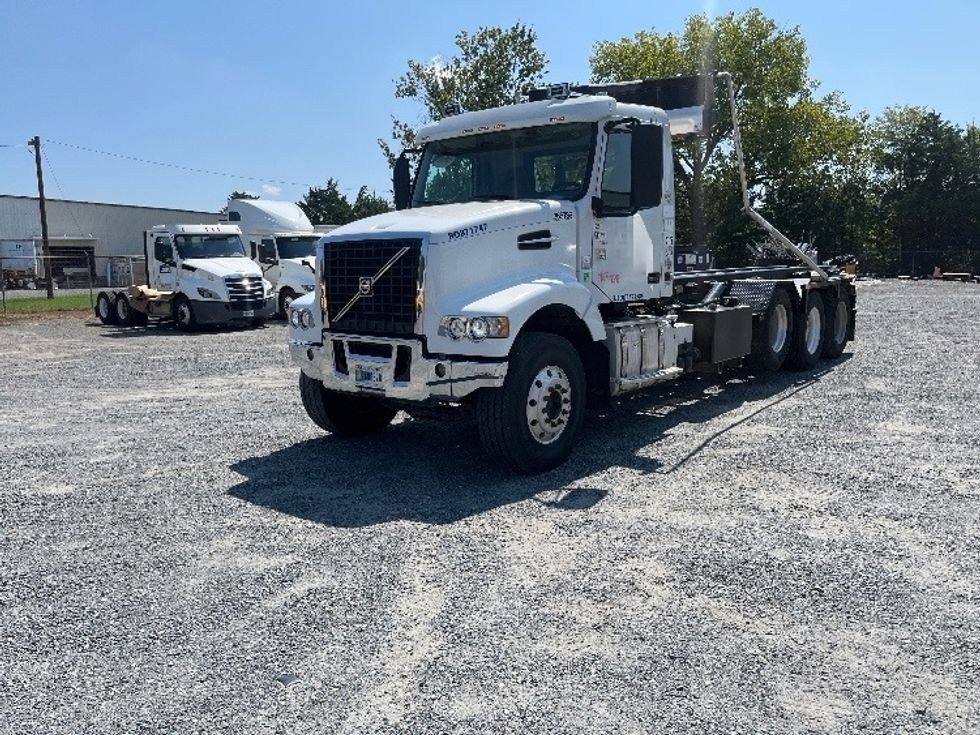 Other Truck-Light and Medium Duty Trucks-Volvo-2019-VHD64200-Concord-NC-226,741\n\t\tmiles-$ 140,000 - Image 3