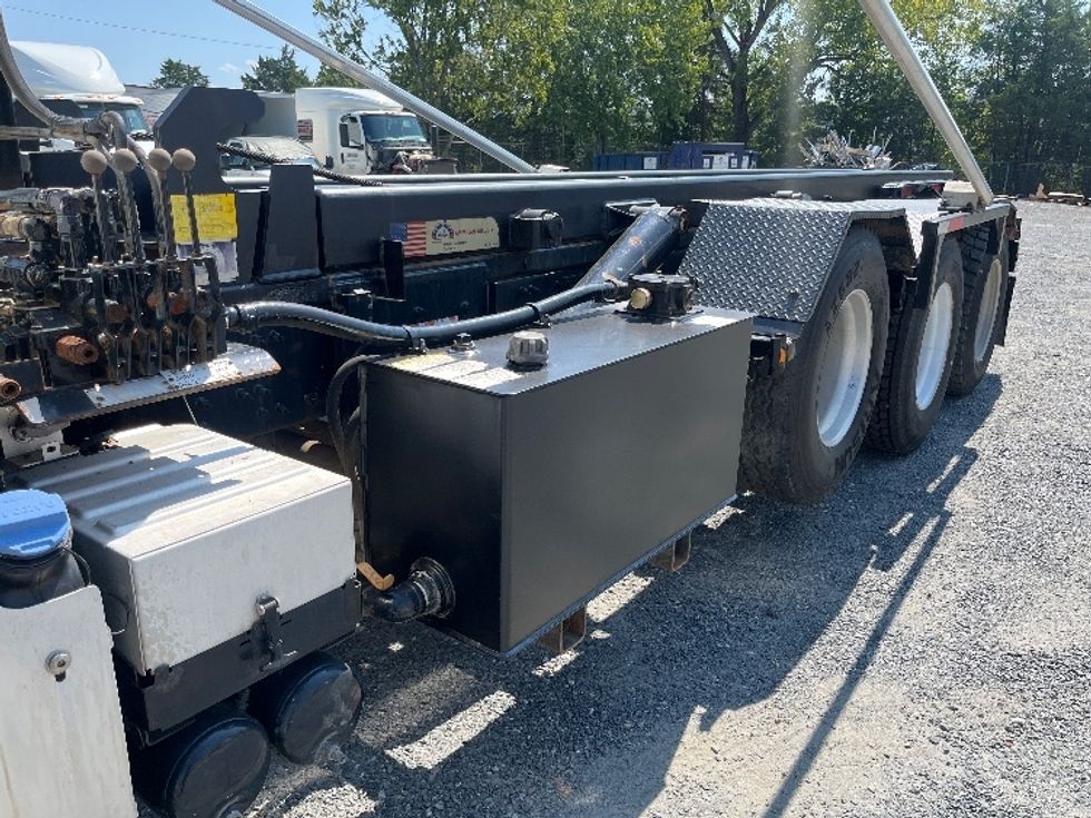 Other Truck-Light and Medium Duty Trucks-Volvo-2019-VHD64200-Concord-NC-226,741\n\t\tmiles-$ 140,000 - Image 5