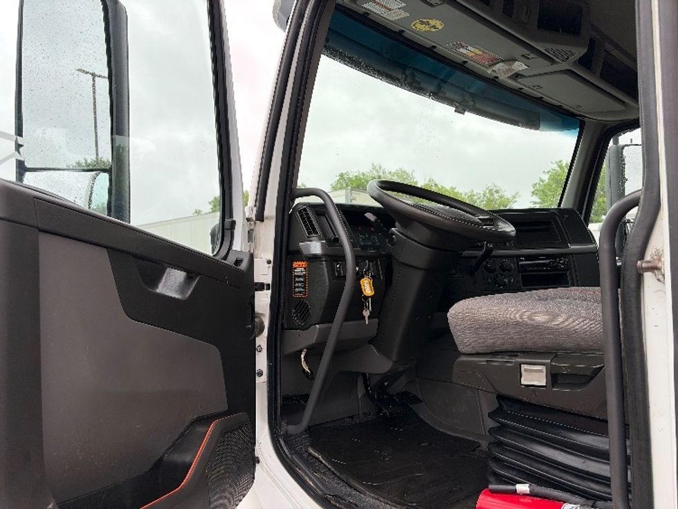 Other Truck-Light and Medium Duty Trucks-Volvo-2020-VHD64F-Dallas-TX-161,109\n\t\tmiles-$ 113,000 - Image 15