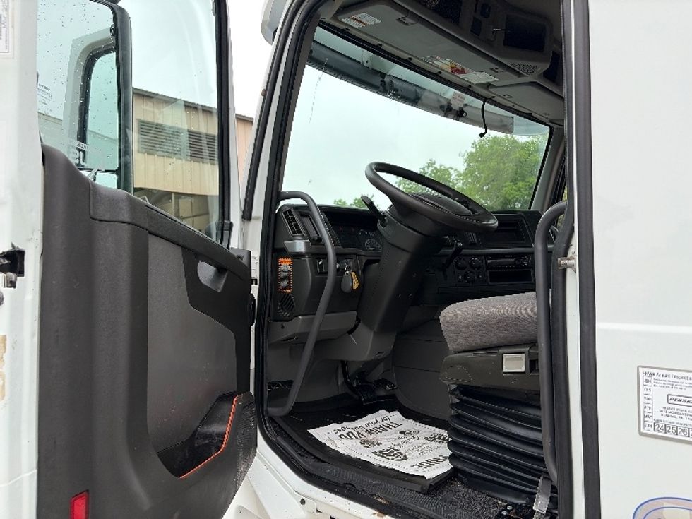 Other Truck-Light and Medium Duty Trucks-Volvo-2020-VHD64F-San Antonio-TX-191,394\n\t\tmiles-$ 112,500 - Image 10