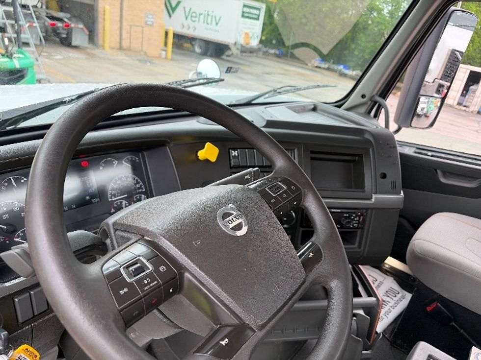 Other Truck-Light and Medium Duty Trucks-Volvo-2020-VHD64F-San Antonio-TX-191,394\n\t\tmiles-$ 112,500 - Image 11