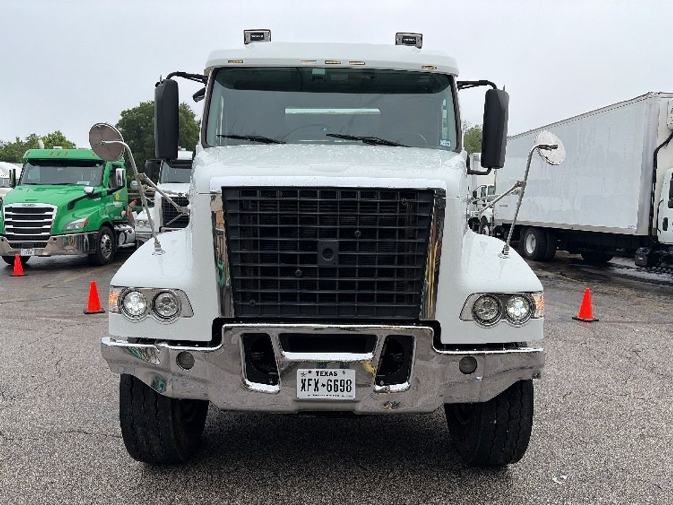 Other Truck-Light and Medium Duty Trucks-Volvo-2020-VHD64F-San Antonio-TX-191,394\n\t\tmiles-$ 112,500 - Image 2