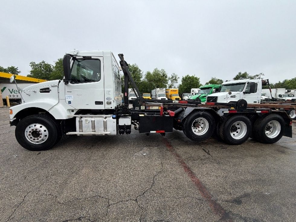 Other Truck-Light and Medium Duty Trucks-Volvo-2020-VHD64F-San Antonio-TX-191,394\n\t\tmiles-$ 112,500 - Image 4