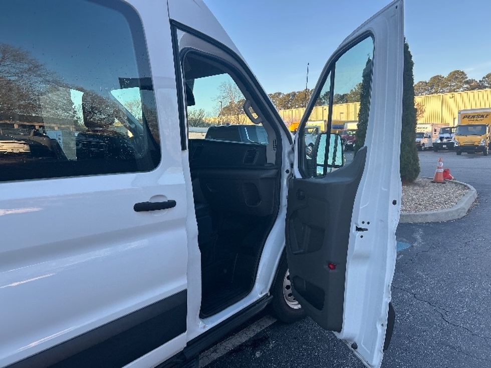 Passenger Van-Light and Medium Duty Trucks-Ford-2021-Transit 250-Chesapeake-VA-57,682\n\t\tmiles-$ 32,750 - Image 20