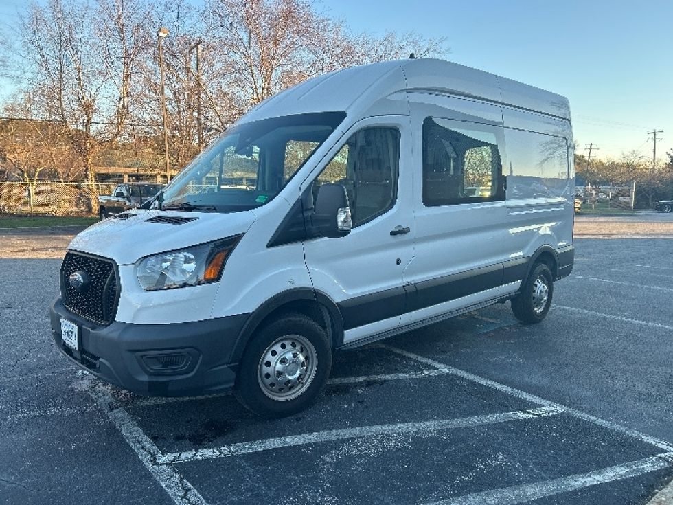 Passenger Van-Light and Medium Duty Trucks-Ford-2021-Transit 250-Chesapeake-VA-57,682\n\t\tmiles-$ 32,750 - Image 3