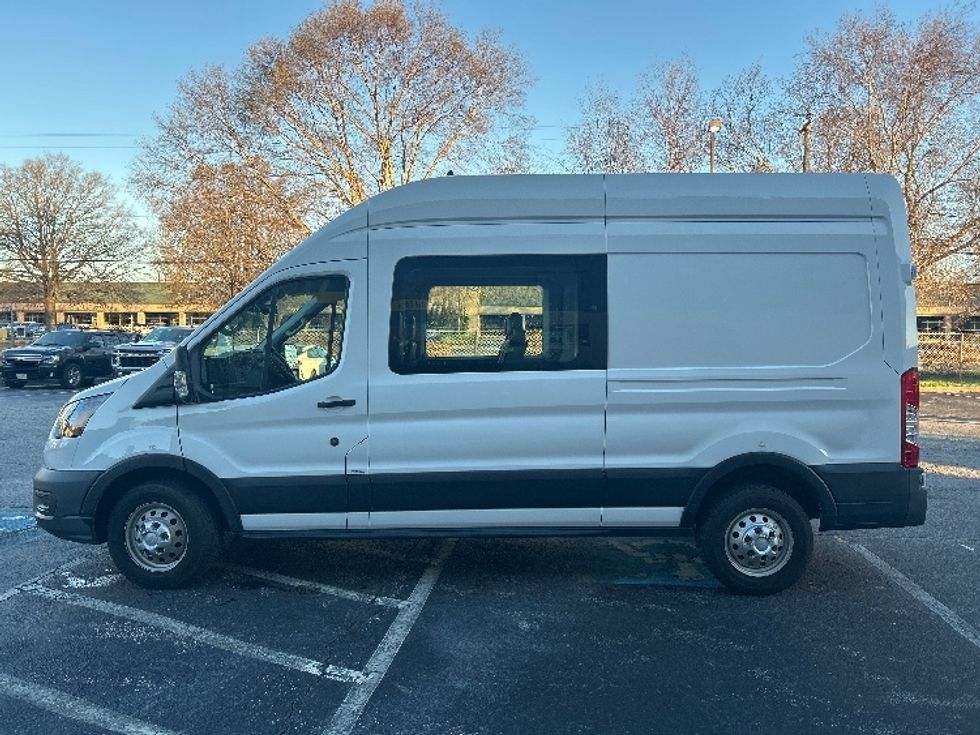 Passenger Van-Light and Medium Duty Trucks-Ford-2021-Transit 250-Chesapeake-VA-57,682\n\t\tmiles-$ 32,750 - Image 4