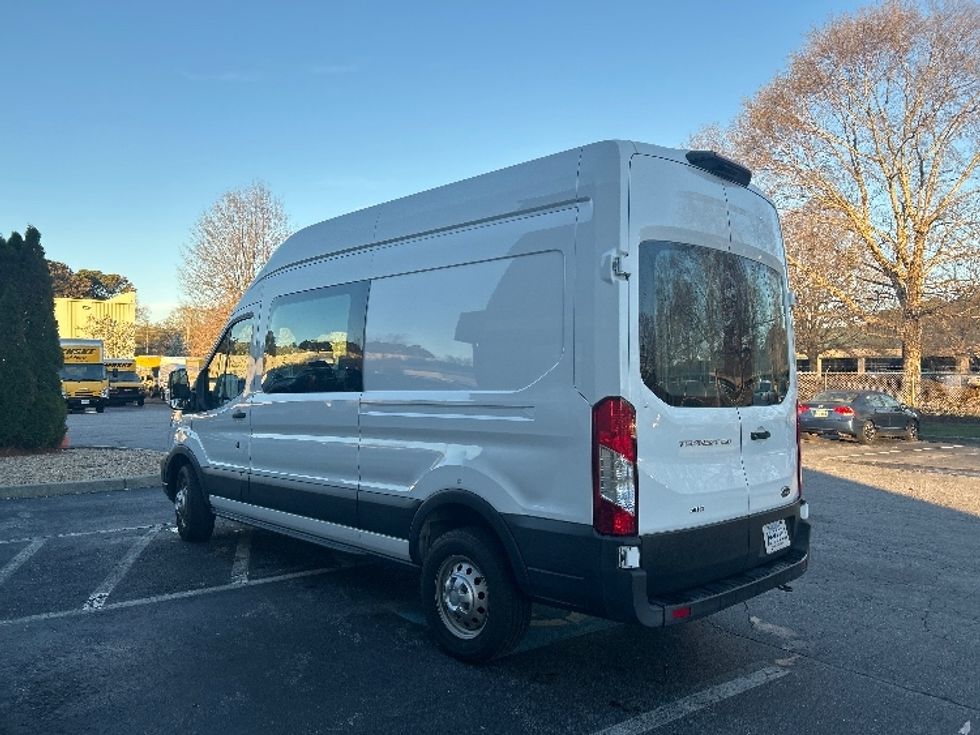 Passenger Van-Light and Medium Duty Trucks-Ford-2021-Transit 250-Chesapeake-VA-57,682\n\t\tmiles-$ 32,750 - Image 6