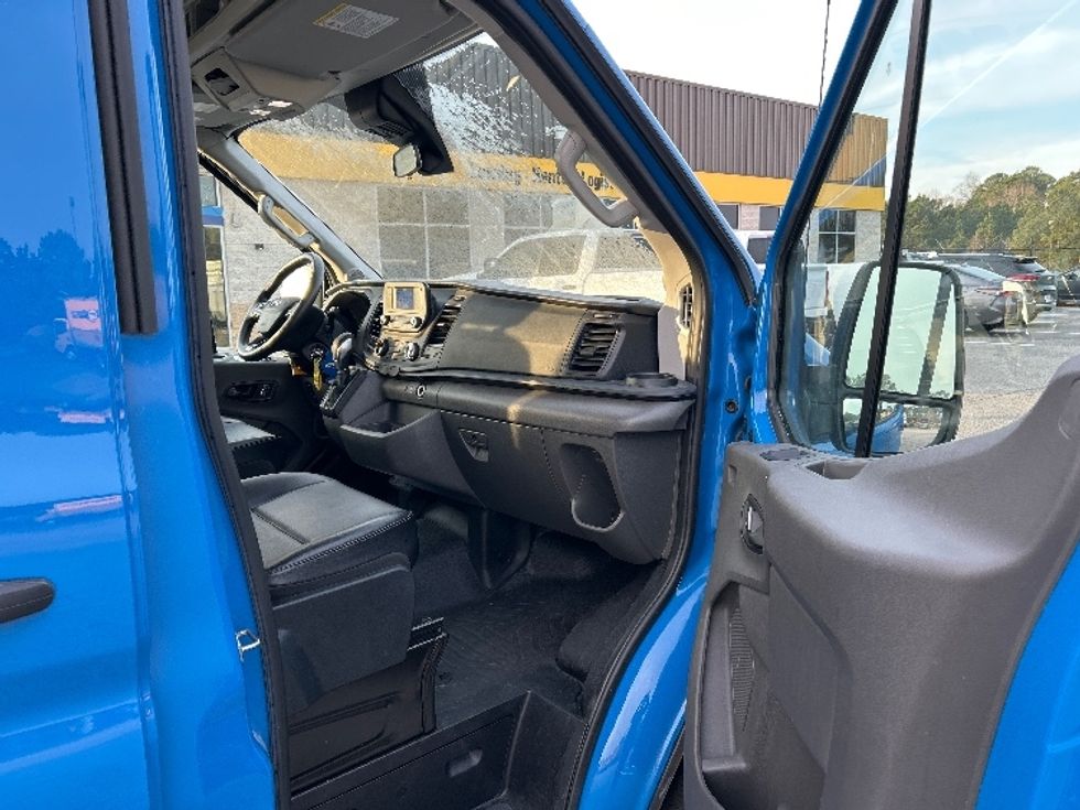 Passenger Van-Light and Medium Duty Trucks-Ford-2022-Transit 250-Prince George-VA-33,818\n\t\tmiles-$ 38,250 - Image 15