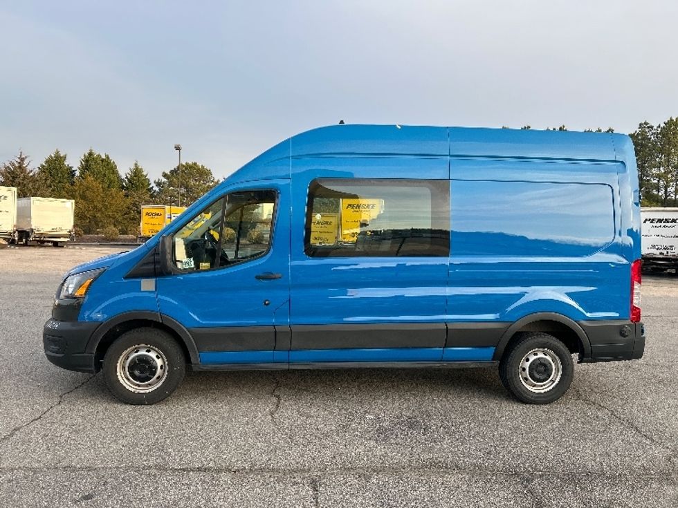 Passenger Van-Light and Medium Duty Trucks-Ford-2022-Transit 250-Prince George-VA-33,818\n\t\tmiles-$ 38,250 - Image 4