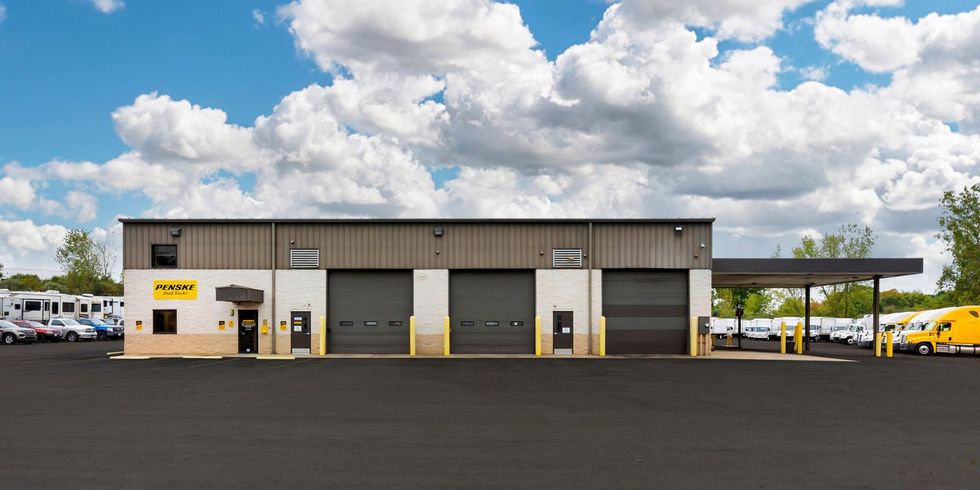 Penske Used Truck Center - Akron, OH